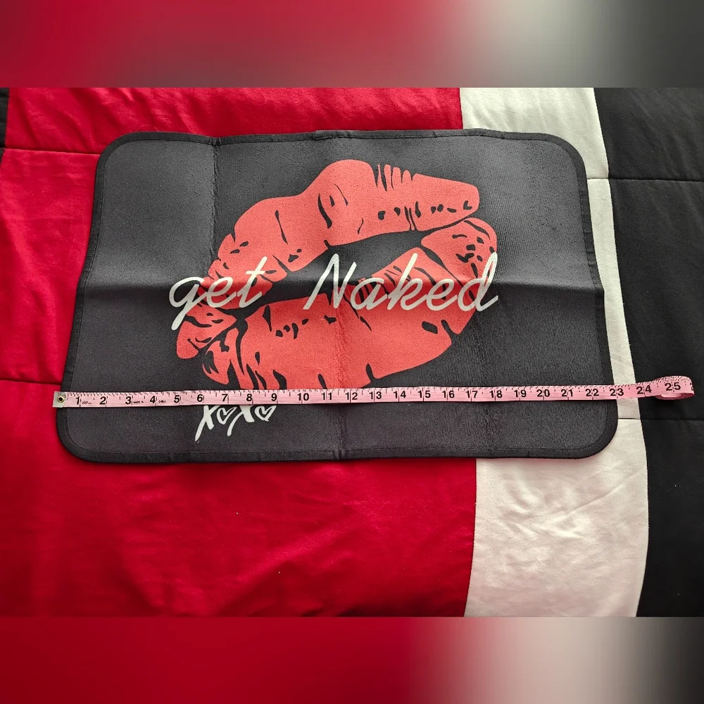 NWT Red Lip Print Bath Mat 16